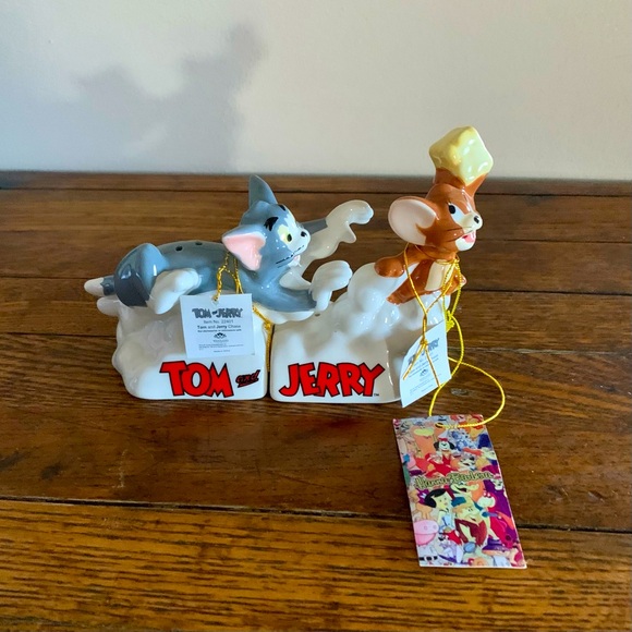 Kitchen Hanna Barbera Tom And Jerry Salt And Pepper Shaker Set Poshmark